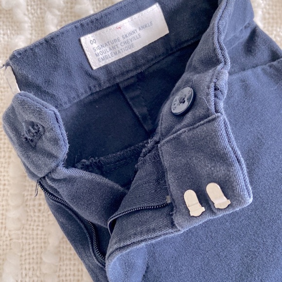 GAP Signature Skinny Ankle Khaki Pants - Picture 9 of 9